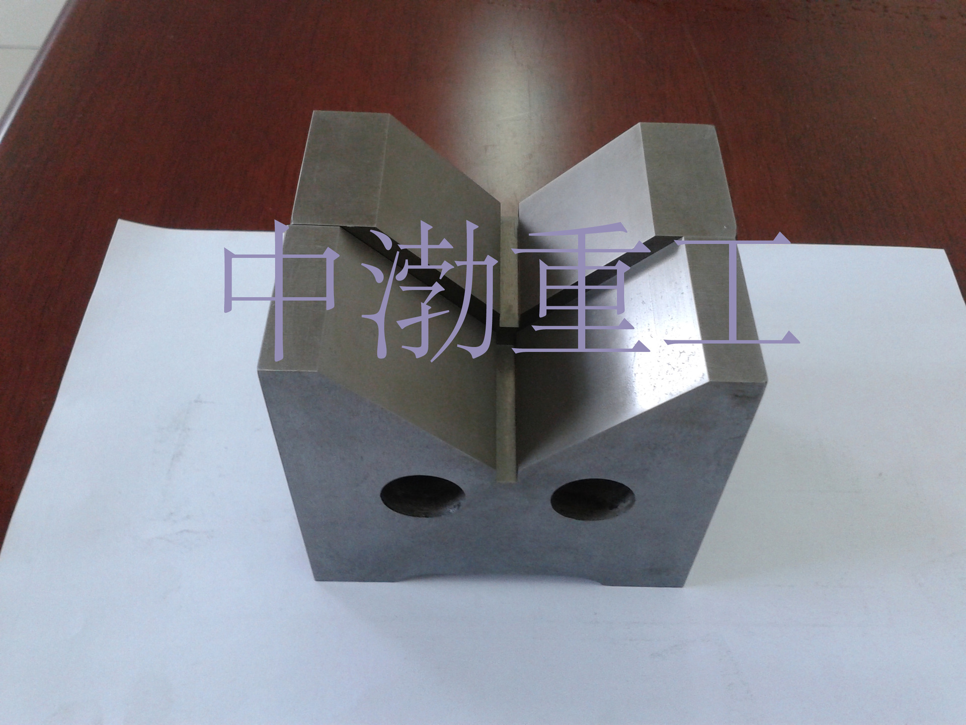 定做铸铁异形V型块,铸铁V型铁,磁力V型架,磁性V型块批发